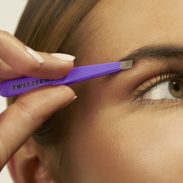 Tweezerman Mini Slant Tweezer Blooming Lilac, matkapinsetit - Image 3