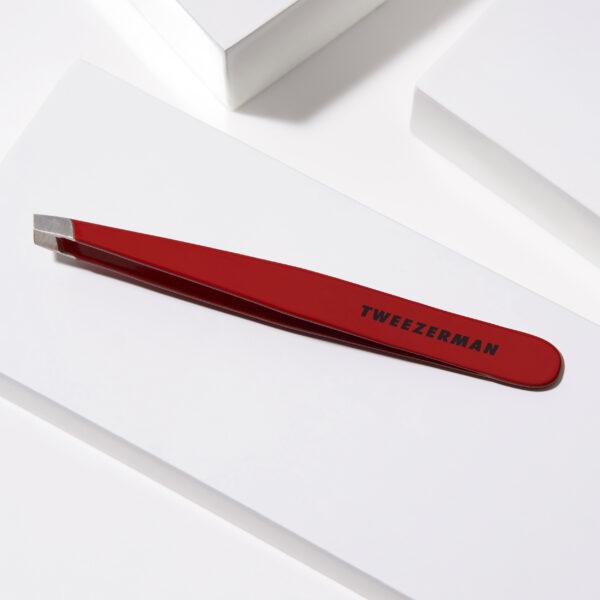 Tweezerman Slant Tweezer Signature Red, maailmankuulut pinsetit - Image 3