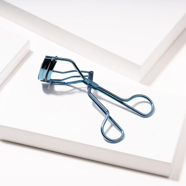 Tweezerman Classic Lash Curler Blue, ripsientaivutin - Image 2