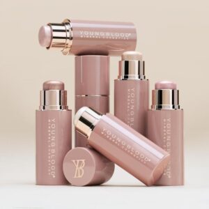 Youngblood Pro Glow Creme Highlighter Stick 10g, kermainen korostus- ja luomiväripuikko