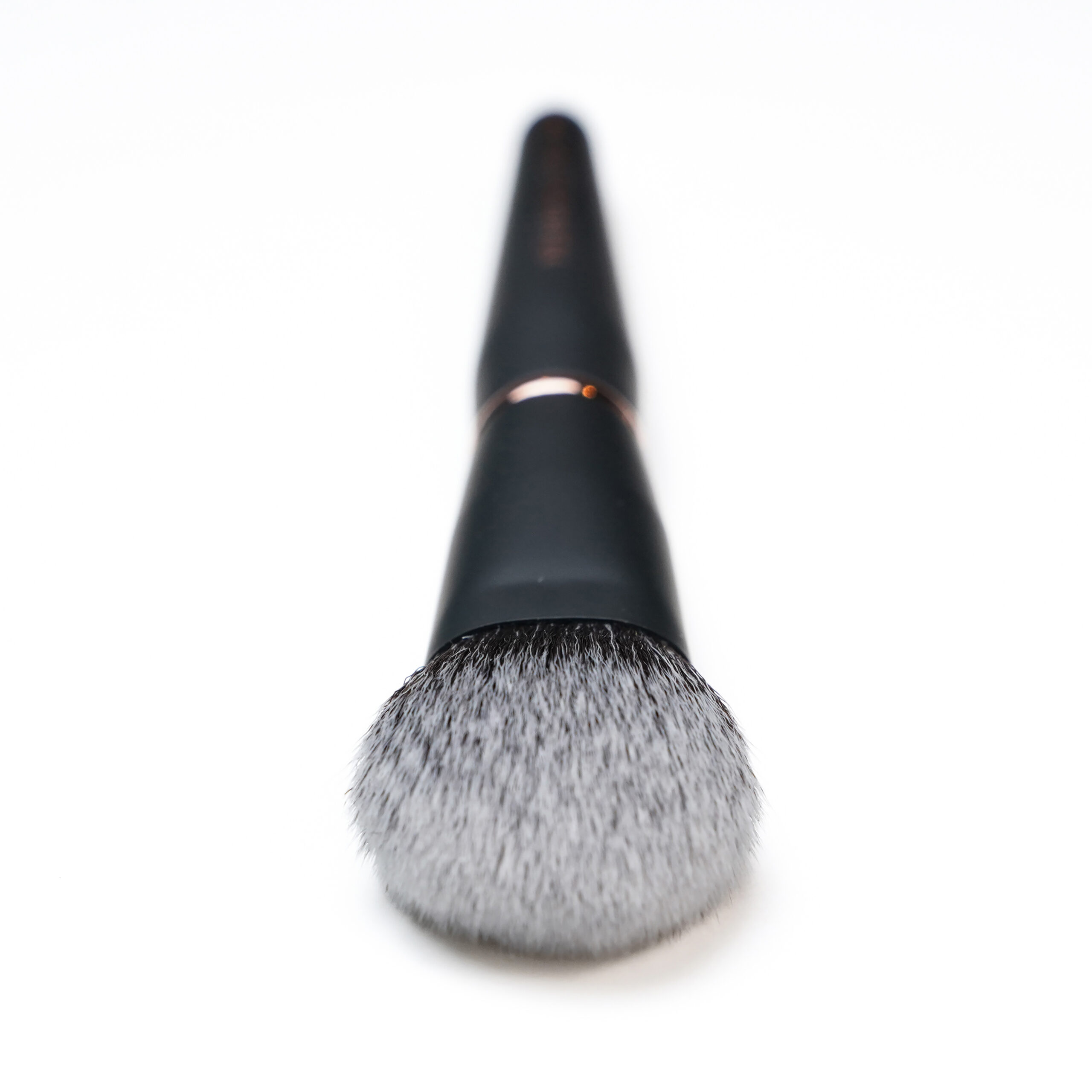 Youngblood YB14 Multi-Tasker Creme Blush Brush, poskipunasivellin - Image 2